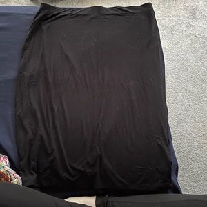 Old Navy knee-length skirt. Size xl.